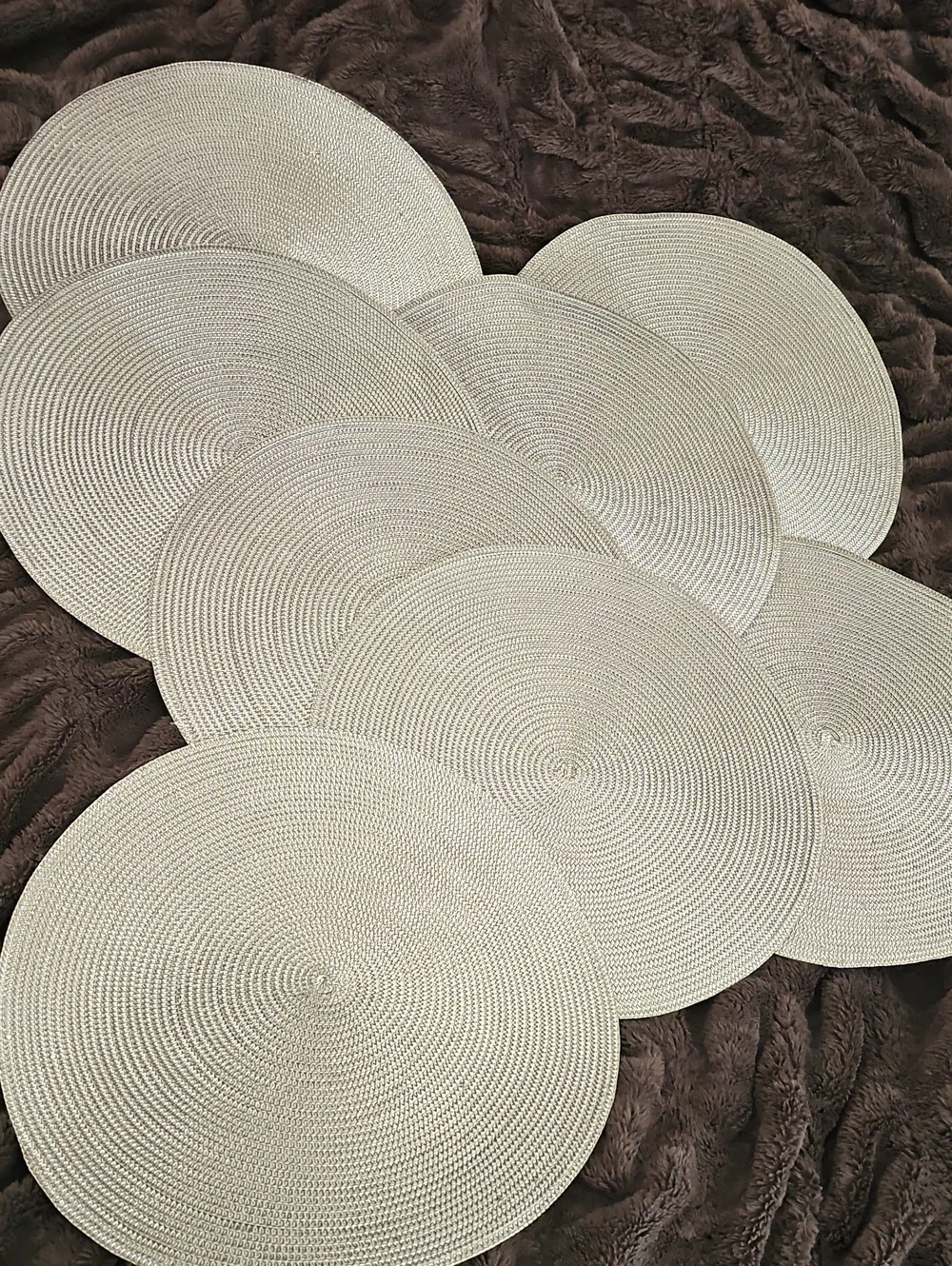 Round Woven Placemats Set -8pcs Metallic Silver